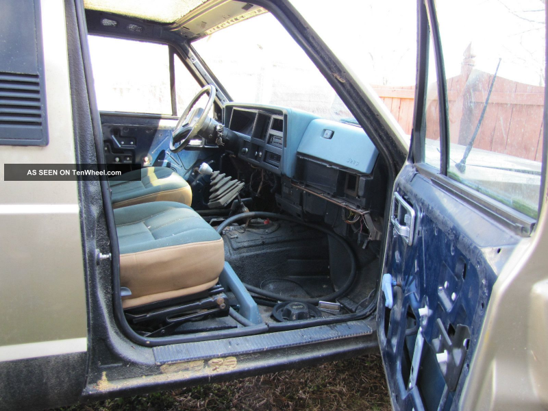 1986 Jeep Comanche X Standard Cab Pickup 2 - Door 2. 1l Renault Diesel ...