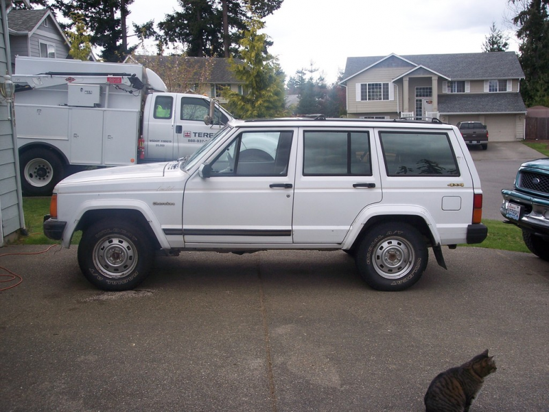 danthejeepman90 1990 Jeep Cherokee 12489586