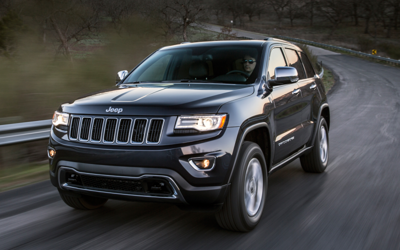 2014 Jeep Grand Cherokee Diesel Front Three Quarters In Motion View